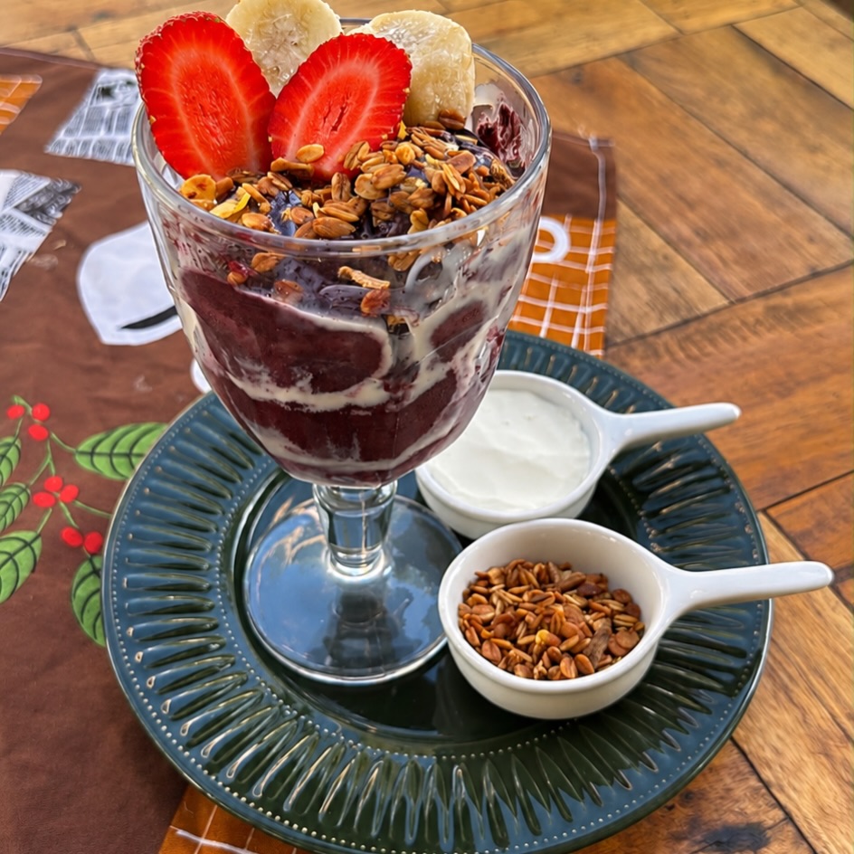 Açaí com granola